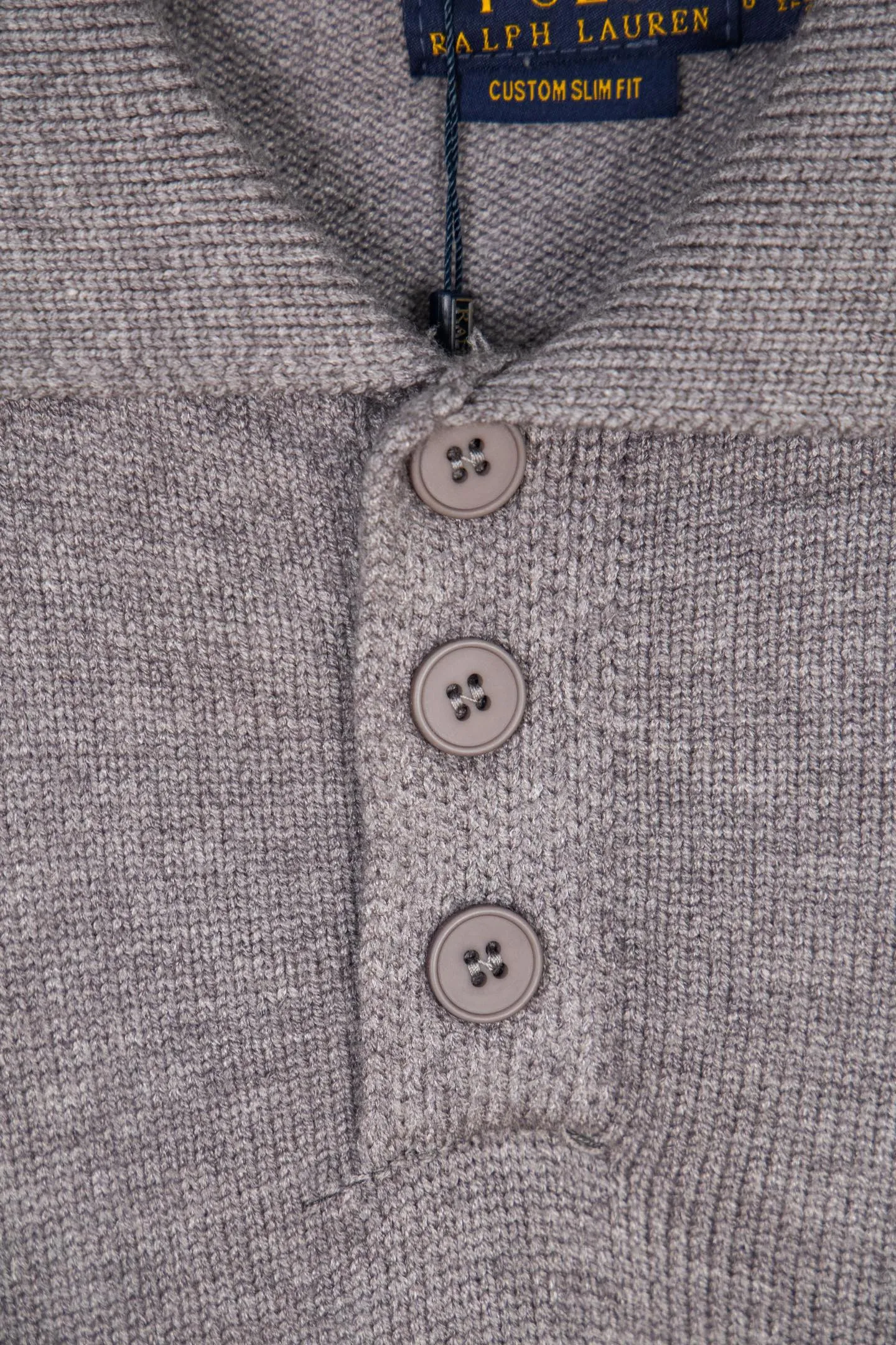 P240 2025 Ralph Lauren #ootddailywear #Autumn and winter sweater #Knitted sweater outfit #ralph lauren sweater #Can be worn by both men and women I finally waited until the Ralph men’s twist sweater half-button chest shirt was put on and it’s finally here! The hottest half-zip sweater! Limited editions every year, there won’t be many models in the store! Ralph Lauren men's half-button sweater has a really nice shape. It can be worn alone or as a coat. It can be worn outside or worn with a shirt~100% pure cotton. #Practical wear. Color, white, navy blue, khaki, gray, size S to Limited editions every year, there won’t be many models in the store! Ralph Lauren men's half-zip twist sweater [Fire R] has a really nice shape. It can be worn alone or as a jacket. It can be worn inside or outside, or it can be worn with a shirt inside ~ 100% pure cotton #Practical wear,, style number, 8023. Color, white, navy blue, khaki, gray, size S to XL